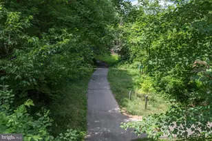 1951 Sagewood Ln, Reston, VA 20191 - Photo 33