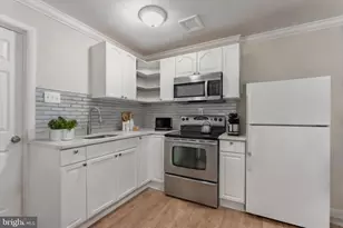 2412 Southgate Square, Reston, VA 20191 - Photo 9