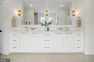 1565 Forest Villa Ln, McLean, VA 22101 - Photo 13