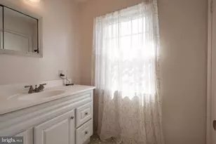 4202 Stanby Ct, Alexandria, VA 22312 - Photo 35