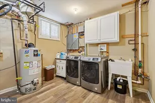 9896 Palace Green Way, Vienna, VA 22181 - Photo 51