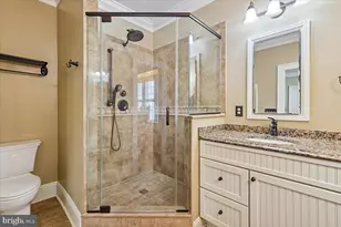 9896 Palace Green Way, Vienna, VA 22181 - Photo 25