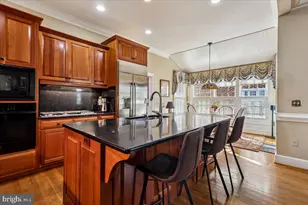 9896 Palace Green Way, Vienna, VA 22181 - Photo 7