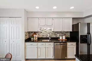 6045 Meyers Landing Ct, Burke, VA 22015 - Photo 5