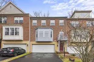 8873 Royal Doulton Ln, Fairfax, VA 22031 - Photo 1