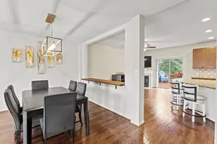 8873 Royal Doulton Ln, Fairfax, VA 22031 - Photo 13