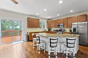 8873 Royal Doulton Ln, Fairfax, VA 22031 - Photo 17