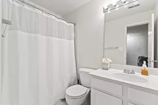 8873 Royal Doulton Ln, Fairfax, VA 22031 - Photo 35