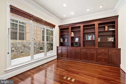 6817 Stockwell Manor Drive, Falls Church, VA 22043 - Photo 11