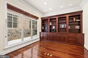 6817 Stockwell Manor Dr, Falls Church, VA 22043 - Photo 11