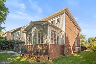 6817 Stockwell Manor Dr, Falls Church, VA 22043 - Photo 33