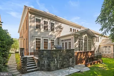 6817 Stockwell Manor Drive, Falls Church, VA 22043 - Photo 9