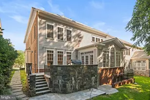 6817 Stockwell Manor Dr, Falls Church, VA 22043 - Photo 9