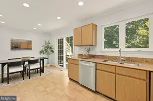 8906 Royal Astor Way, Fairfax, VA 22031 - Photo 13