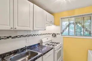 2819 Kalmia Lee Ct, Falls Church, VA 22042 - Photo 11