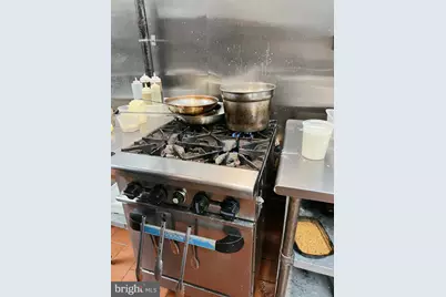 9539 Braddock Rd, Fairfax, VA 22032 - Photo 5