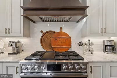 11186 Longwood Grove Drive, Reston, VA 20194 - Photo 21