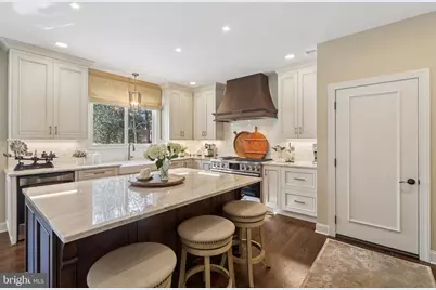 11186 Longwood Grove Drive, Reston, VA 20194 - Photo 19