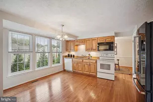 6311 Falling Brook Dr, Burke, VA 22015 - Photo 9