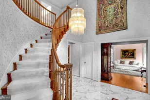 10700 Hunters Run Ct, Vienna, VA 22181 - Photo 7
