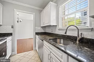 2362 Hunters Square Ct, Reston, VA 20191 - Photo 13