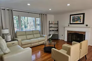 6807 Winter Ln, Annandale, VA 22003 - Photo 7