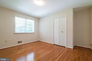 6807 Winter Ln, Annandale, VA 22003 - Photo 9