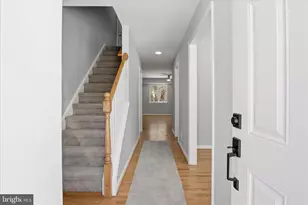 6027 Bonnie Bern Ct, Burke, VA 22015 - Photo 5