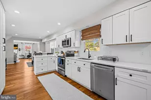 4103 Meadow Hill Ln, Fairfax, VA 22033 - Photo 11