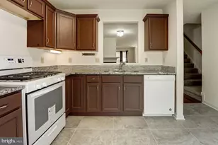 13122 Kidwell Field Rd, Herndon, VA 20171 - Photo 9