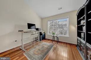 1916 Logan Manor Dr, Reston, VA 20190 - Photo 25