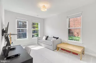 9339 Lemon Mint Ct, Fairfax, VA 22031 - Photo 5