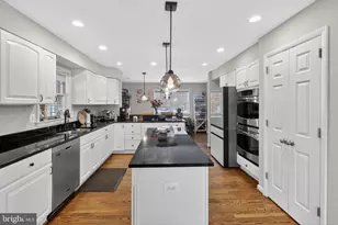 2849 Hideaway Rd, Fairfax, VA 22031 - Photo 5