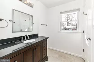 7518 Fairwood Ln, Falls Church, VA 22046 - Photo 21