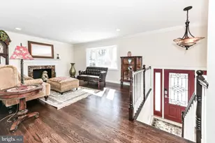 7518 Fairwood Ln, Falls Church, VA 22046 - Photo 3