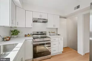 2315 Emerald Heights Ct, Reston, VA 20191 - Photo 15