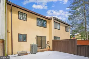 2315 Emerald Heights Ct, Reston, VA 20191 - Photo 33