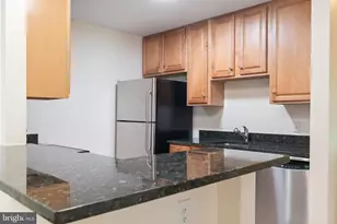 10300 Appalachian Cir, Oakton, VA 22124 - Photo 19