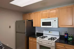 2726 Gallows Rd, Vienna, VA 22180 - Photo 5