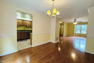 3950 Collis Oak Ct, Fairfax, VA 22033 - Photo 9