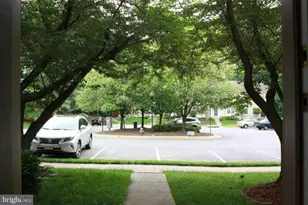 3950 Collis Oak Ct, Fairfax, VA 22033 - Photo 3