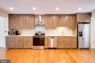 5772 Crownleigh Ct, Burke, VA 22015 - Photo 13