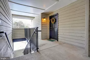 12160 Penderview Ln, Fairfax, VA 22033 - Photo 3