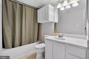 12160 Penderview Ln, Fairfax, VA 22033 - Photo 17