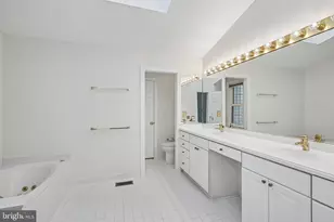 11928 Parkside Dr, Fairfax, VA 22033 - Photo 29