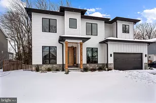 604 Tapawingo Rd SW, Vienna, VA 22180 - Photo 3