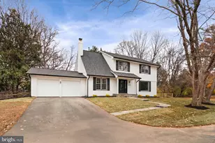 2678 Oakton Glen Dr, Vienna, VA 22181 - Photo 1