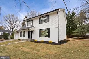 2678 Oakton Glen Dr, Vienna, VA 22181 - Photo 3