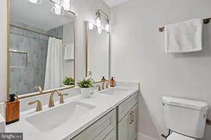 2678 Oakton Glen Dr, Vienna, VA 22181 - Photo 37