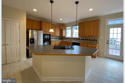 8829 Blue Royale Lane, Fairfax, VA 22031 - Photo 5